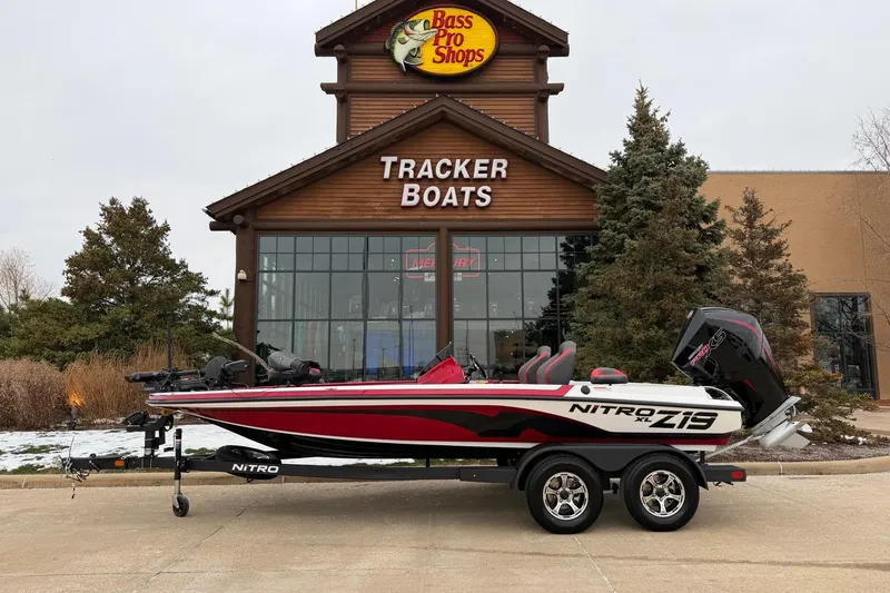 The Image of 2026 Nitro Z19 XL Pro boat displayed outside Tracker Boats store. - 0