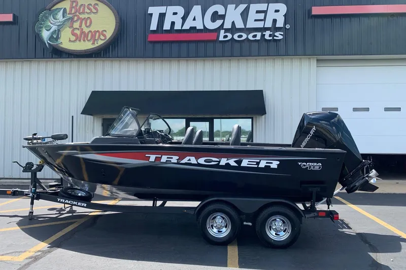 The Image of 2026 Tracker Targa V-19 WT boat displayed at Bass Pro Shops dealership. - 0