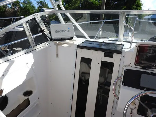 Slide: The Image of Boston Whaler 23 Conquest 1999 - 14