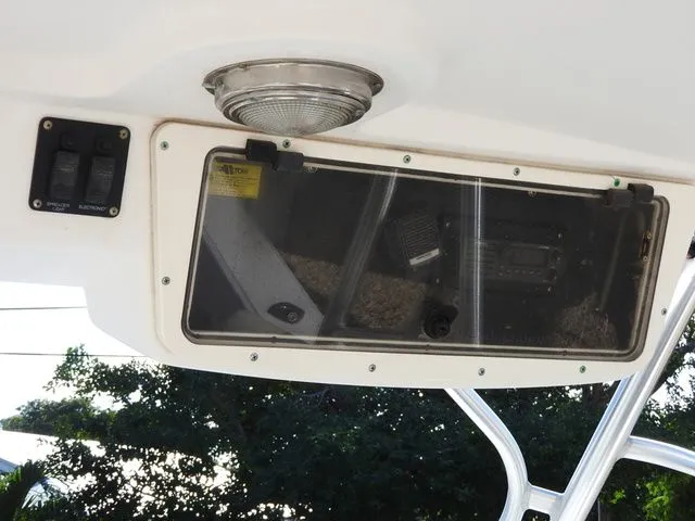 Slide: The Image of Boston Whaler 23 Conquest 1999 - 16