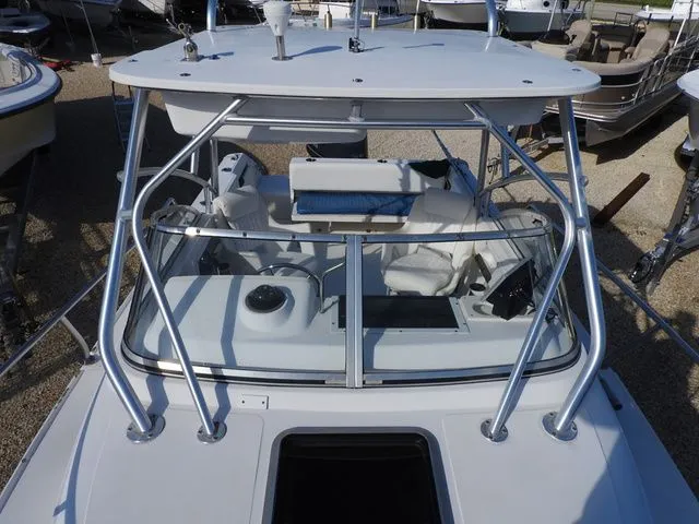 Slide: The Image of Boston Whaler 23 Conquest 1999 - 17