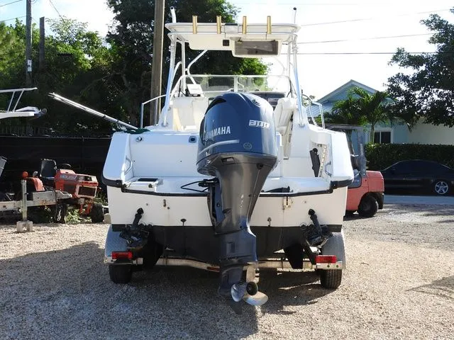 Slide: The Image of Boston Whaler 23 Conquest 1999 - 5