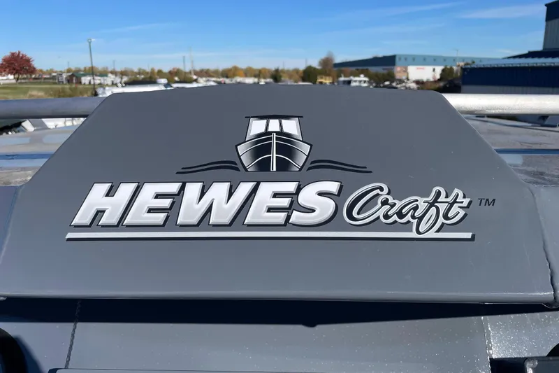 Slide: The Image of 2026 Hewescraft 250 Alaskan ET HT boat logo on display. - 34