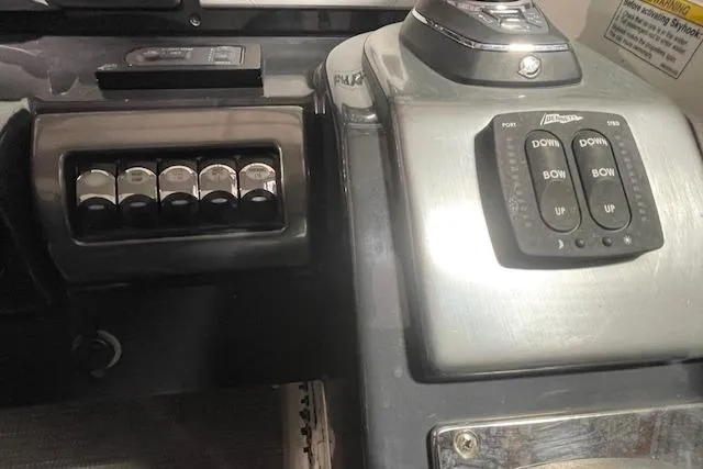 Slide: The Image of Control panel of a 2017 Formula 350 Crossover Bowrider boat. - 50