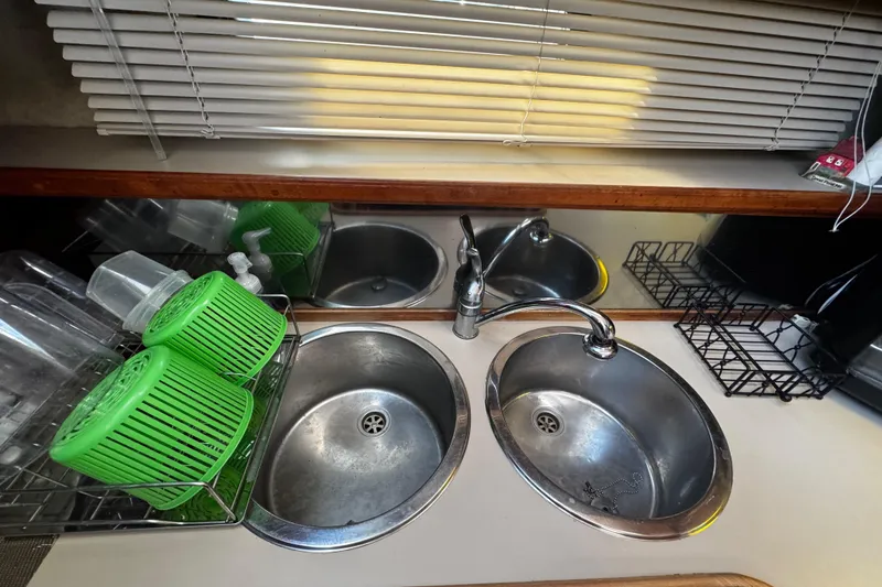 Slide: The Image of Control panel on 1986 Carver 42 Aft Cabin Motor Yacht, featuring Webasto system. - 83