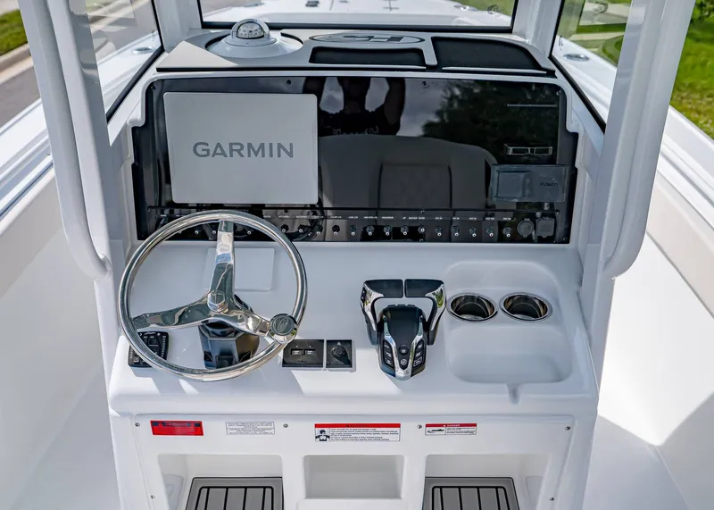 Slide: The Image of Sea Hunt Ultra 265 SE 2026 - 20