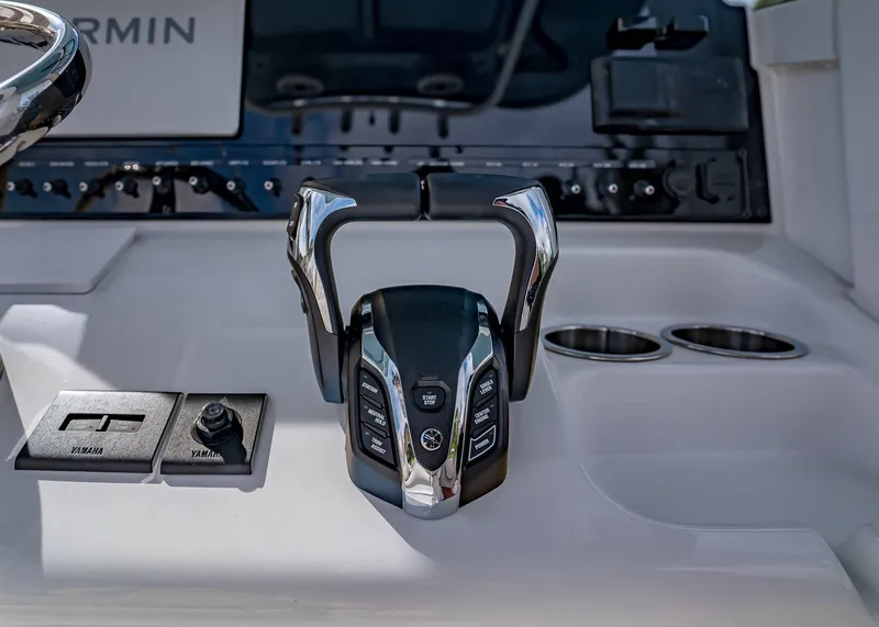 Slide: The Image of Sea Hunt Ultra 265 SE 2026 - 22