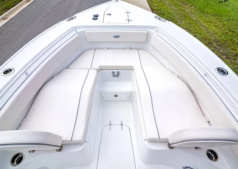 Slide: The Image of Sea Hunt Ultra 265 SE 2026 - 33