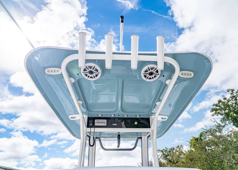 Slide: The Image of Sea Hunt Ultra 265 SE 2026 - 15