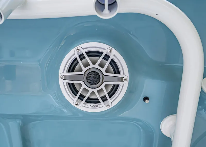 Slide: The Image of Sea Hunt Ultra 265 SE 2026 - 16