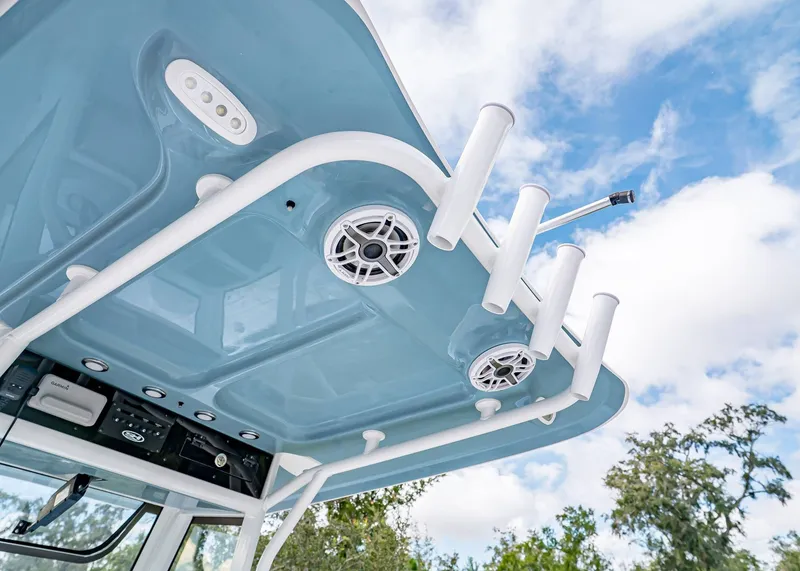 Slide: The Image of Sea Hunt Ultra 265 SE 2026 - 17