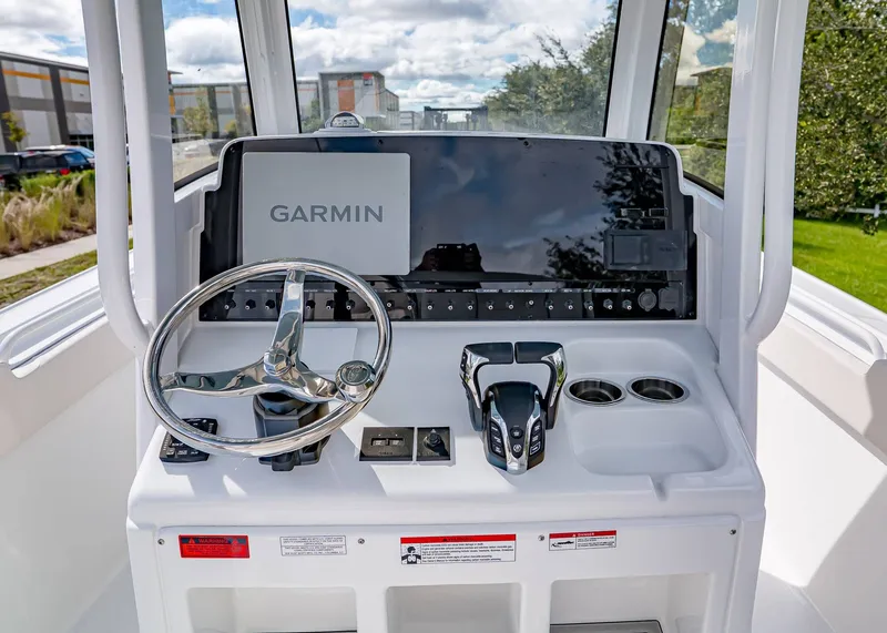 Slide: The Image of Sea Hunt Ultra 265 SE 2026 - 18