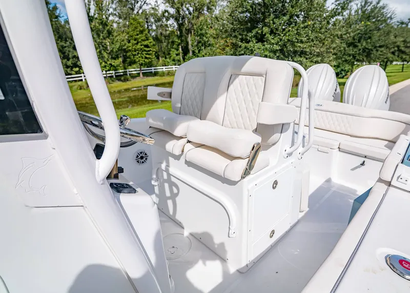 Slide: The Image of Sea Hunt Ultra 265 SE 2026 - 23