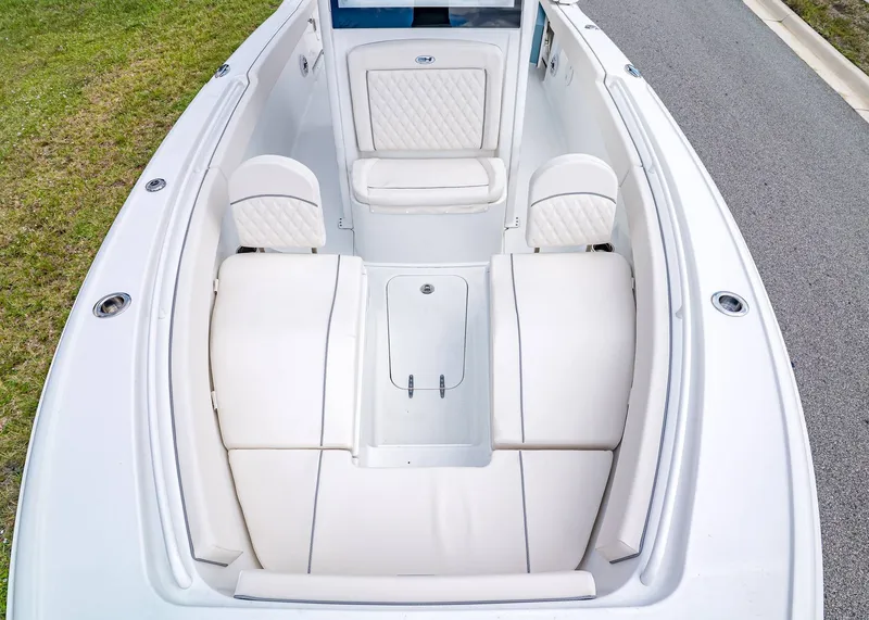 Slide: The Image of Sea Hunt Ultra 265 SE 2026 - 29