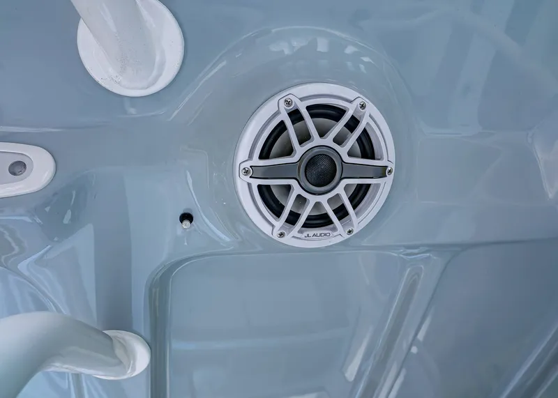 Slide: The Image of Sea Hunt Ultra 285 Coffin Box 2026 - 28