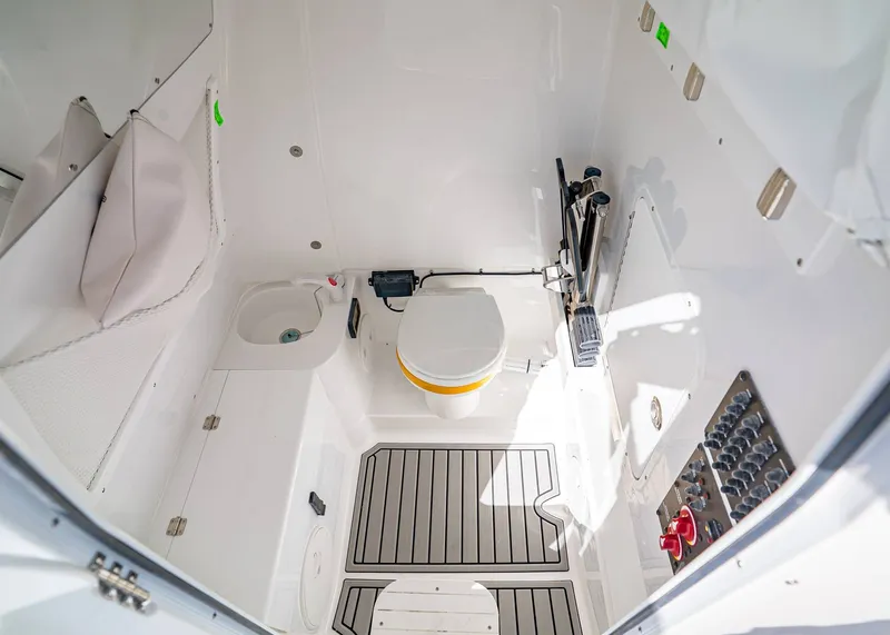 Slide: The Image of Sea Hunt Ultra 285 Coffin Box 2026 - 29