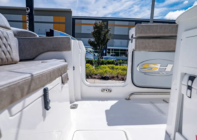 Slide: The Image of Sea Hunt Ultra 285 Coffin Box 2026 - 14