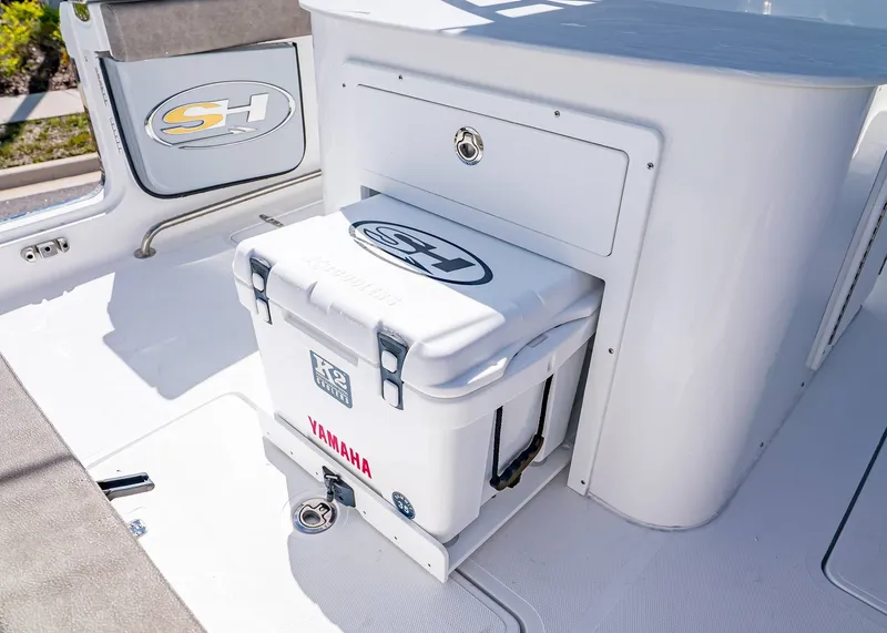 Slide: The Image of Sea Hunt Ultra 285 Coffin Box 2026 - 16