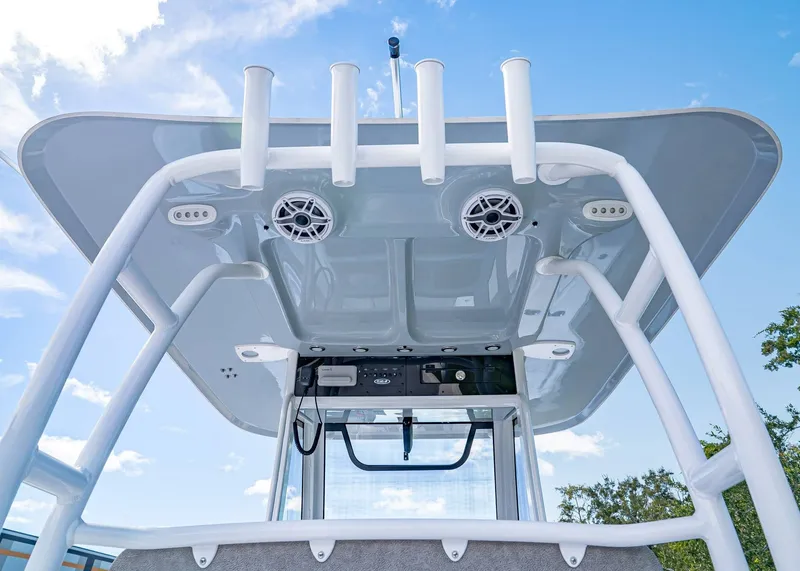 Slide: The Image of Sea Hunt Ultra 285 Coffin Box 2026 - 27