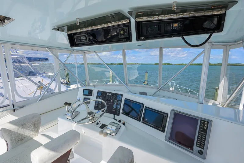 Slide: The Image of Post 50 SEANYLE - Flybridge - Helm - 13