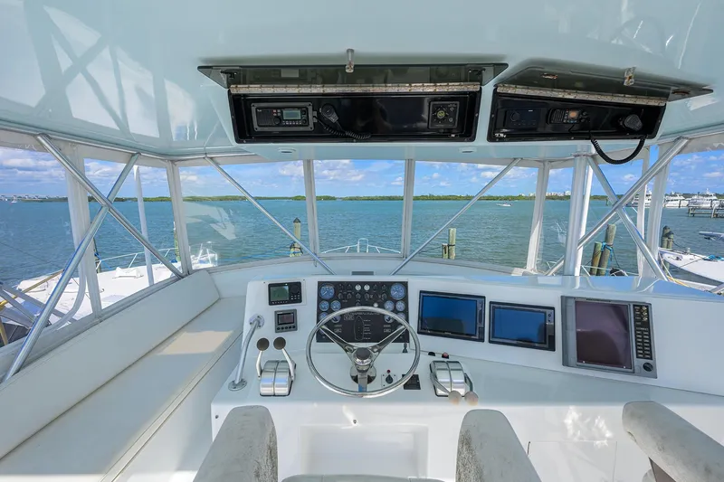 Slide: The Image of Post 50 SEANYLE - Flybridge - Helm - 14