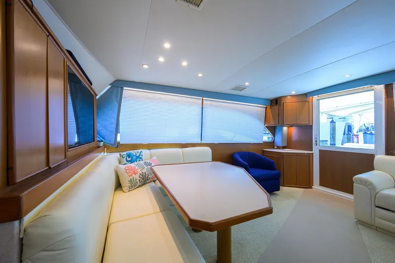 Slide: The Image of Post 50 SEANYLE - Salon - Dinette - 35