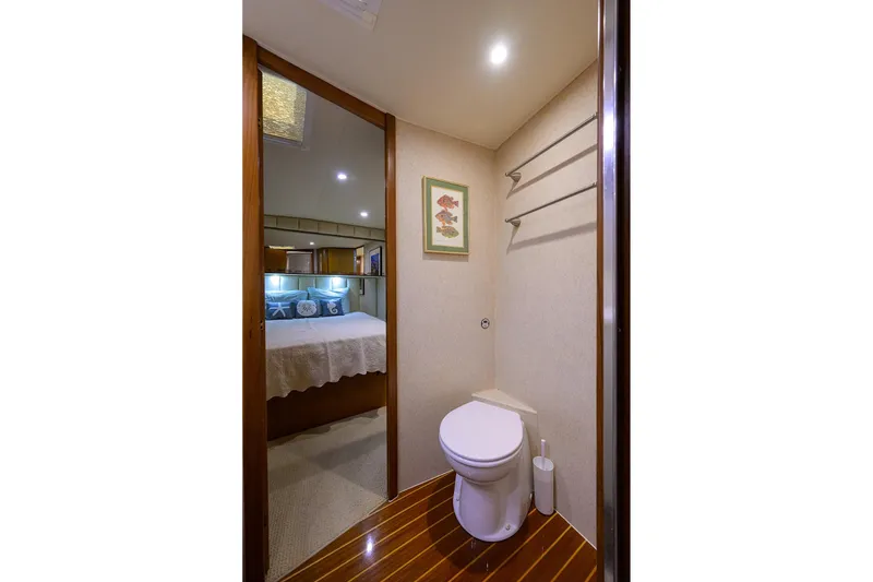 Slide: The Image of Post 50 SEANYLE - Master Ensuite Head - 46