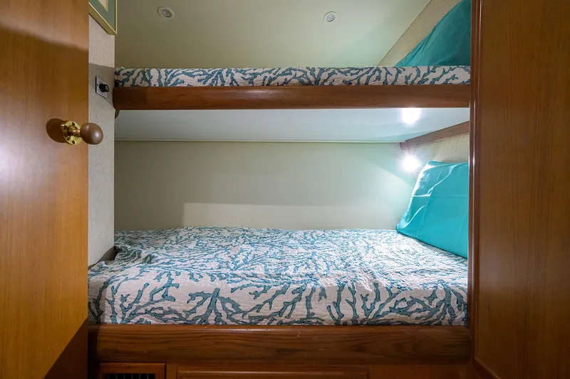 Slide: The Image of Post 50 SEANYLE - Guest Cabin Port - 64