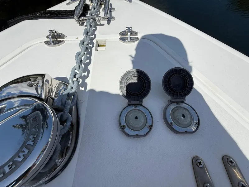 Slide: The Image of Contender 35 Side Console 2000 - 65