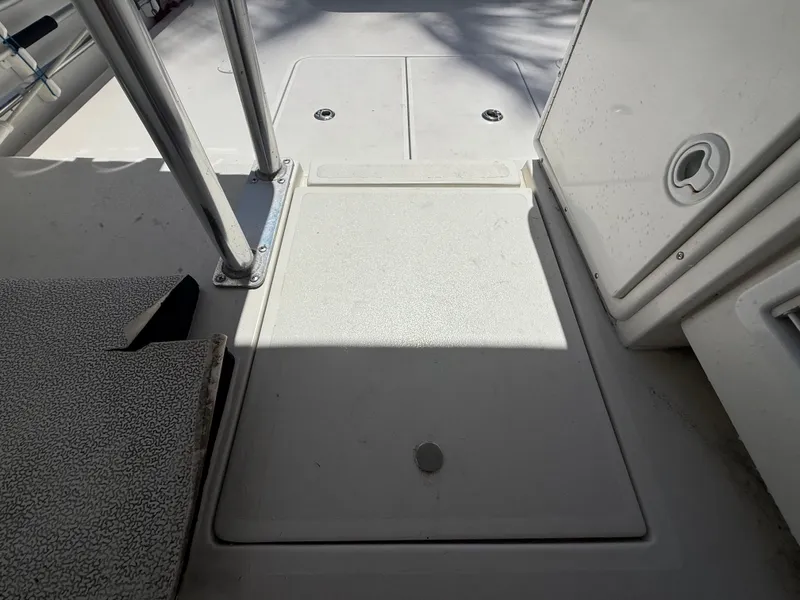 Slide: The Image of Contender 35 Side Console 2000 - 78