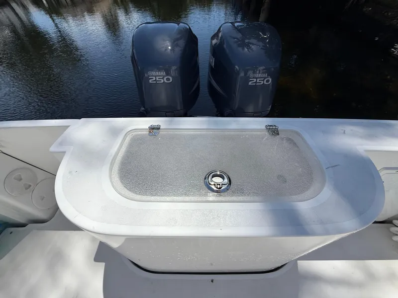 Slide: The Image of Contender 35 Side Console 2000 - 83