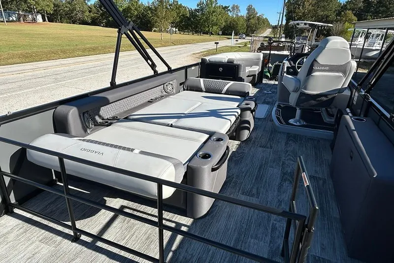 Slide: The Image of 2025 Viaggio Z22D boat interior with luxurious seating and modern design. - 27