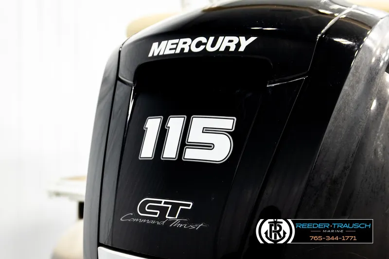 Slide: The Image of Mercury 115 Command Thrust engine on 2022 SunChaser 20 Geneva CRS boat. - 43