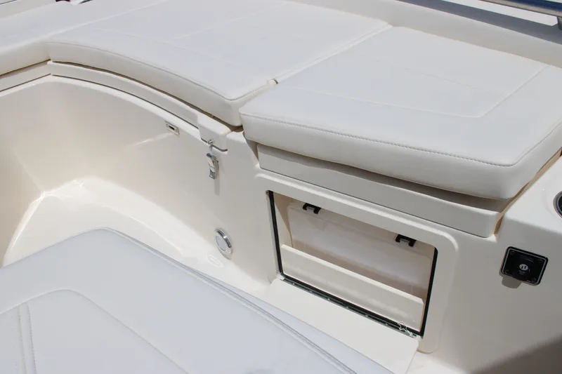 Slide: The Image of Grady-White 251 Coastal Explorer 2026 - 27