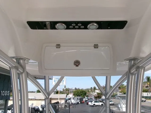 Slide: The Image of Sea Fox 249 Avenger 2018 - 19