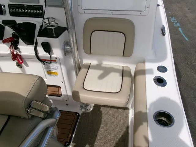 Slide: The Image of Sea Fox 249 Avenger 2018 - 23