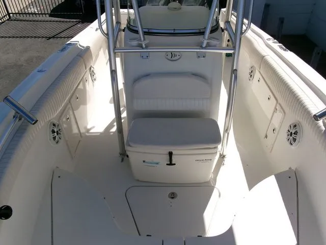 Slide: The Image of Hydra-Sports 2500 CC Vector 2009 - 11