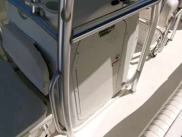 Slide: The Image of Hydra-Sports 2500 CC Vector 2009 - 12