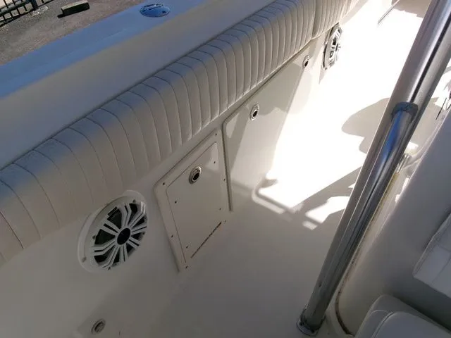 Slide: The Image of Hydra-Sports 2500 CC Vector 2009 - 21