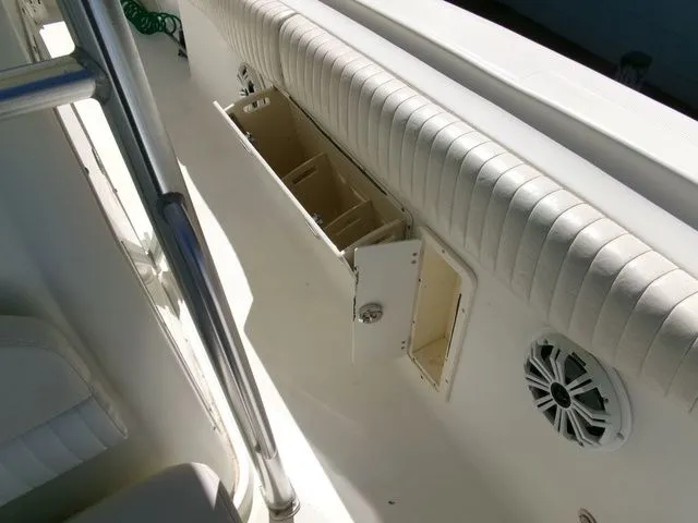 Slide: The Image of Hydra-Sports 2500 CC Vector 2009 - 24