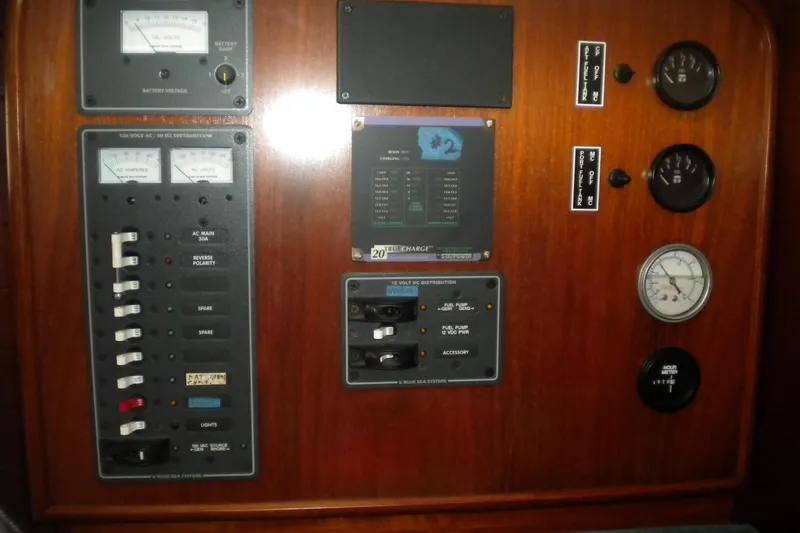 Slide: The Image of Electrical control panel on a 1997 Beneteau Oceanis 321 sailboat. - 24