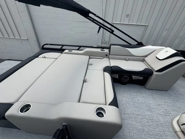 Slide: The Image of Tahoe LTZ 2385 VRB 2026 - 10