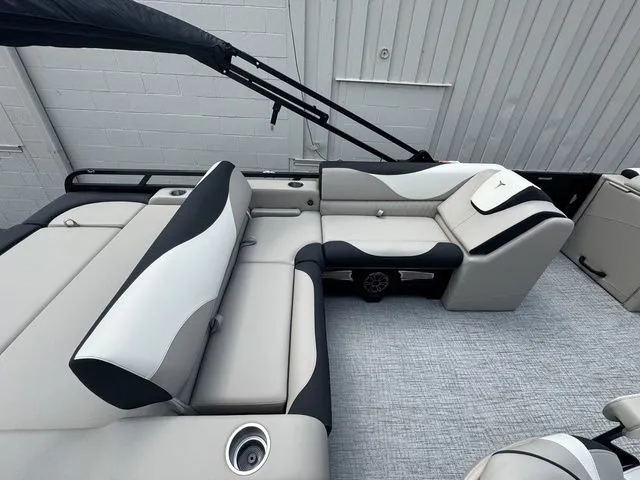 Slide: The Image of Tahoe LTZ 2385 VRB 2026 - 11