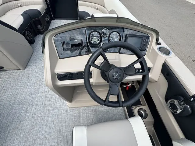 Slide: The Image of Tahoe LTZ 2385 VRB 2026 - 14