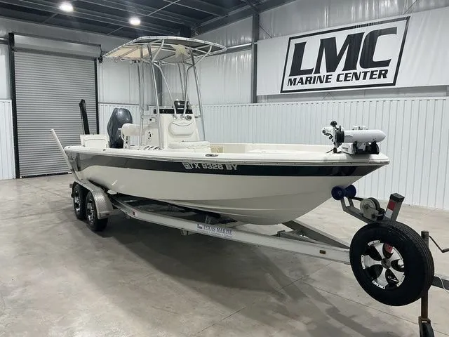 Slide: The Image of NauticStar 2200 Sport 2013 - 11