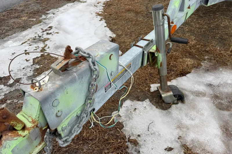 Slide: The Image of Trailer hitch of a 2005 Regal Commodore 265 on icy ground. - 34