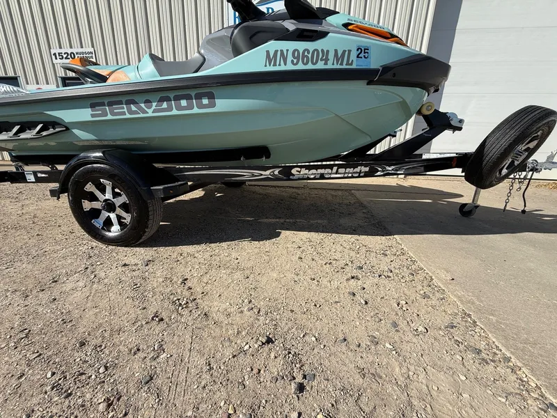 Slide: The Image of Sea-Doo Wake Pro 230 2023 - 13