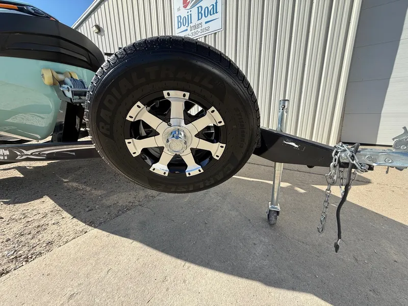 Slide: The Image of Sea-Doo Wake Pro 230 2023 - 14