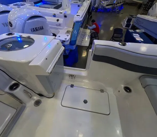 Slide: The Image of Robalo R277 DC In stock 2026 - 11