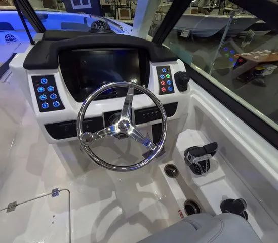 Slide: The Image of Robalo R277 DC In stock 2026 - 13